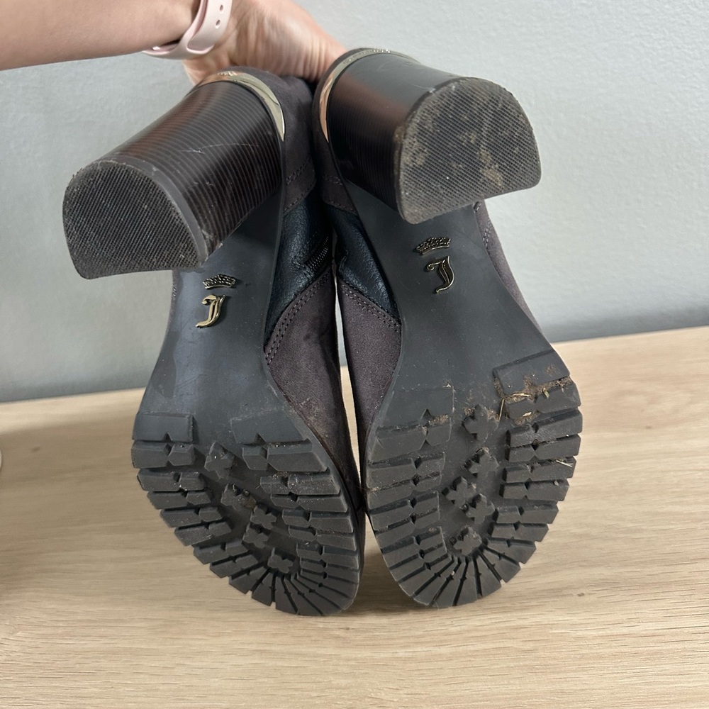 Juicy Couture Grey Suede Block Heel Ankle Boots with Gold Zip, 8.5 - Picture 5 of 6